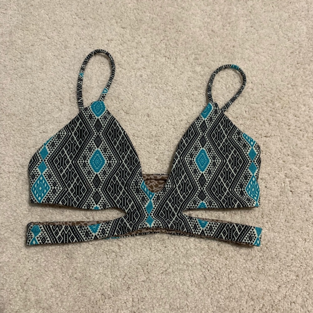 Acacia Thai Haku Top s